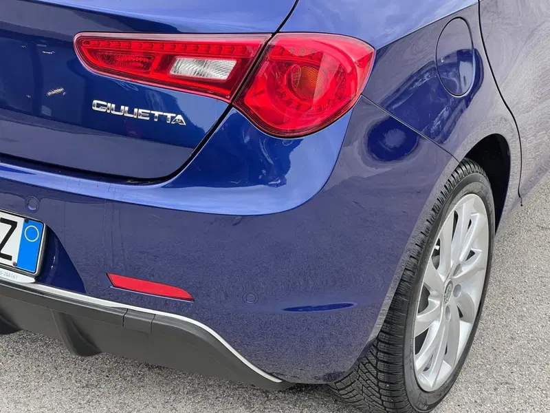 Alfa Romeo Giulietta usata a Matera (8)