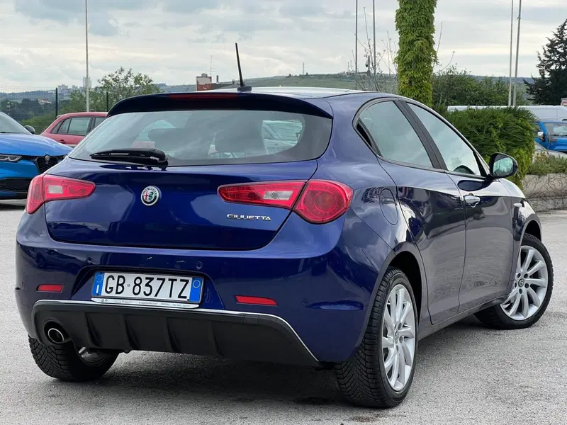 Alfa Romeo Giulietta usata a Matera (9)
