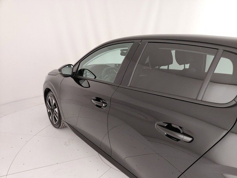 Peugeot 208 nuova a Caserta (12)