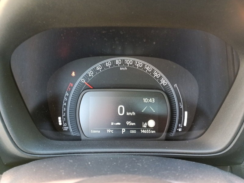 Toyota Aygo X usata a Milano (9)