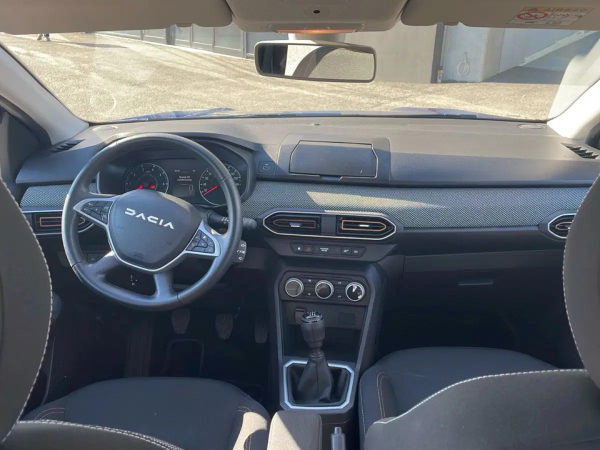 Dacia Sandero usata a Bologna (13)