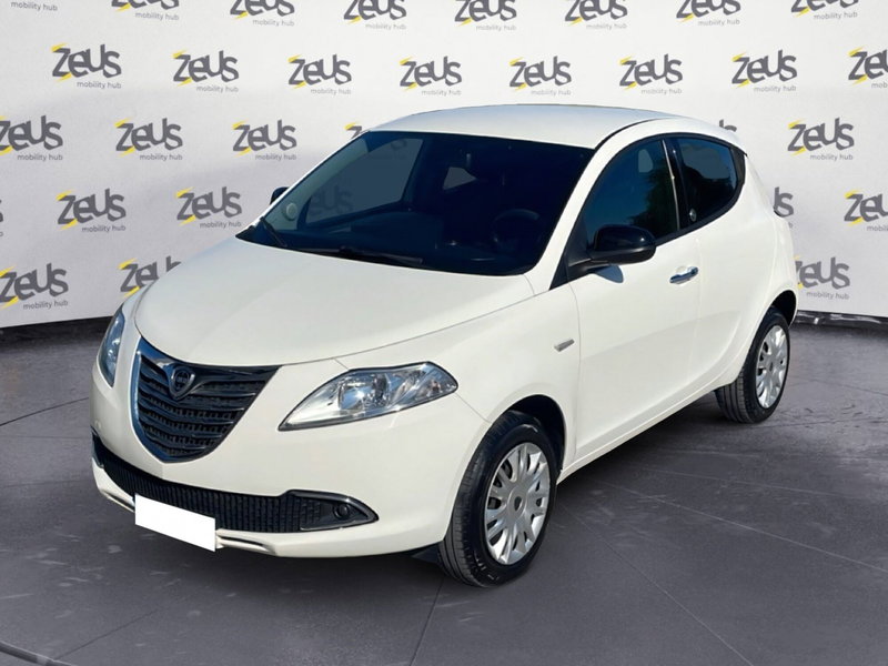 Lancia Ypsilon usata a Bologna