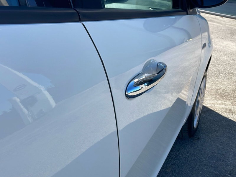 Lancia Ypsilon usata a Bologna (10)