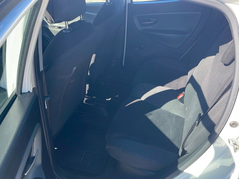 Lancia Ypsilon usata a Bologna (15)