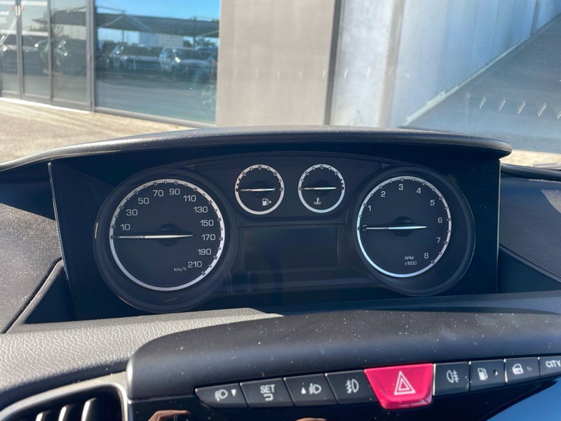 Lancia Ypsilon usata a Bologna (19)