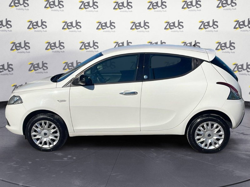 Lancia Ypsilon usata a Bologna (3)