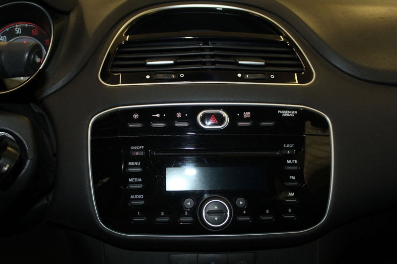 Fiat Punto usata a Cremona (12)