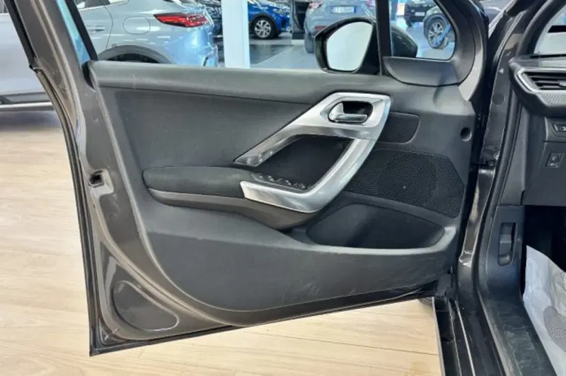 Peugeot 2008 usata a Latina (12)