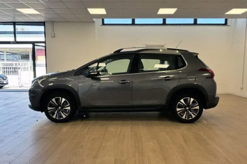 Peugeot 2008 usata a Latina (4)