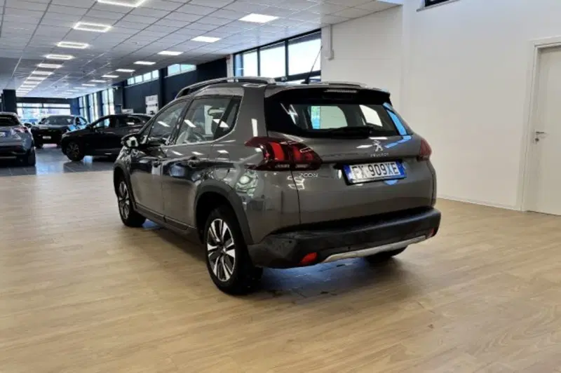 Peugeot 2008 usata a Latina (5)
