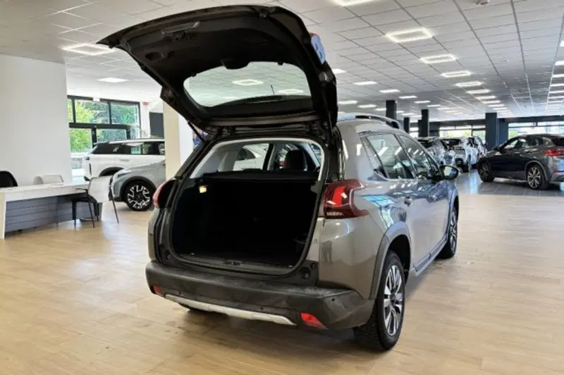 Peugeot 2008 usata a Latina (7)