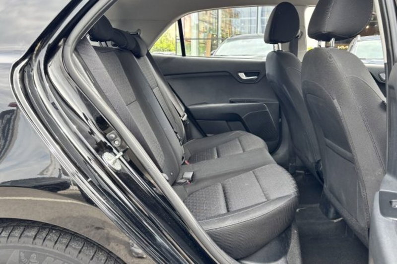 Kia Rio usata a Latina (10)