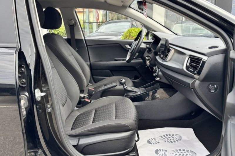 Kia Rio usata a Latina (8)