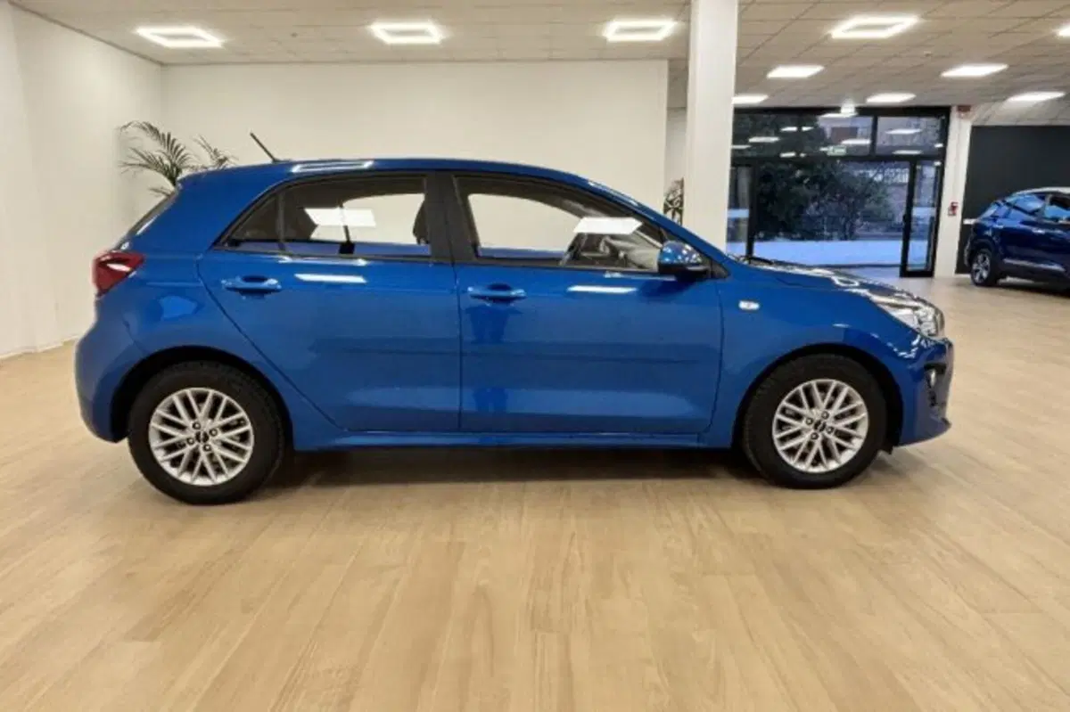 Kia Rio usata a Latina (4)
