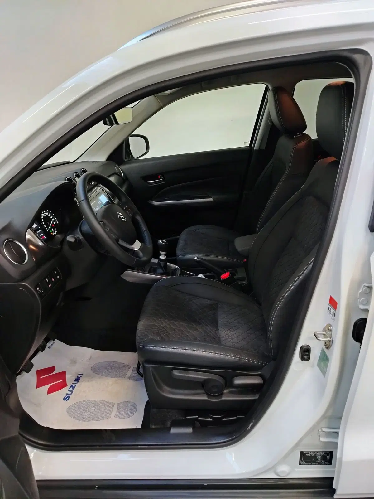 Suzuki Vitara nuova a Rovigo (6)