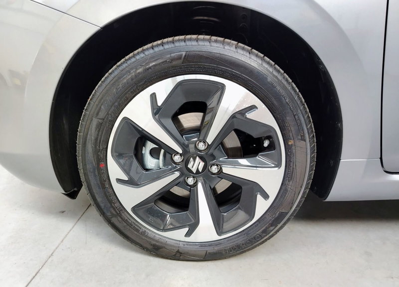 Suzuki Swift nuova a Rovigo (11)