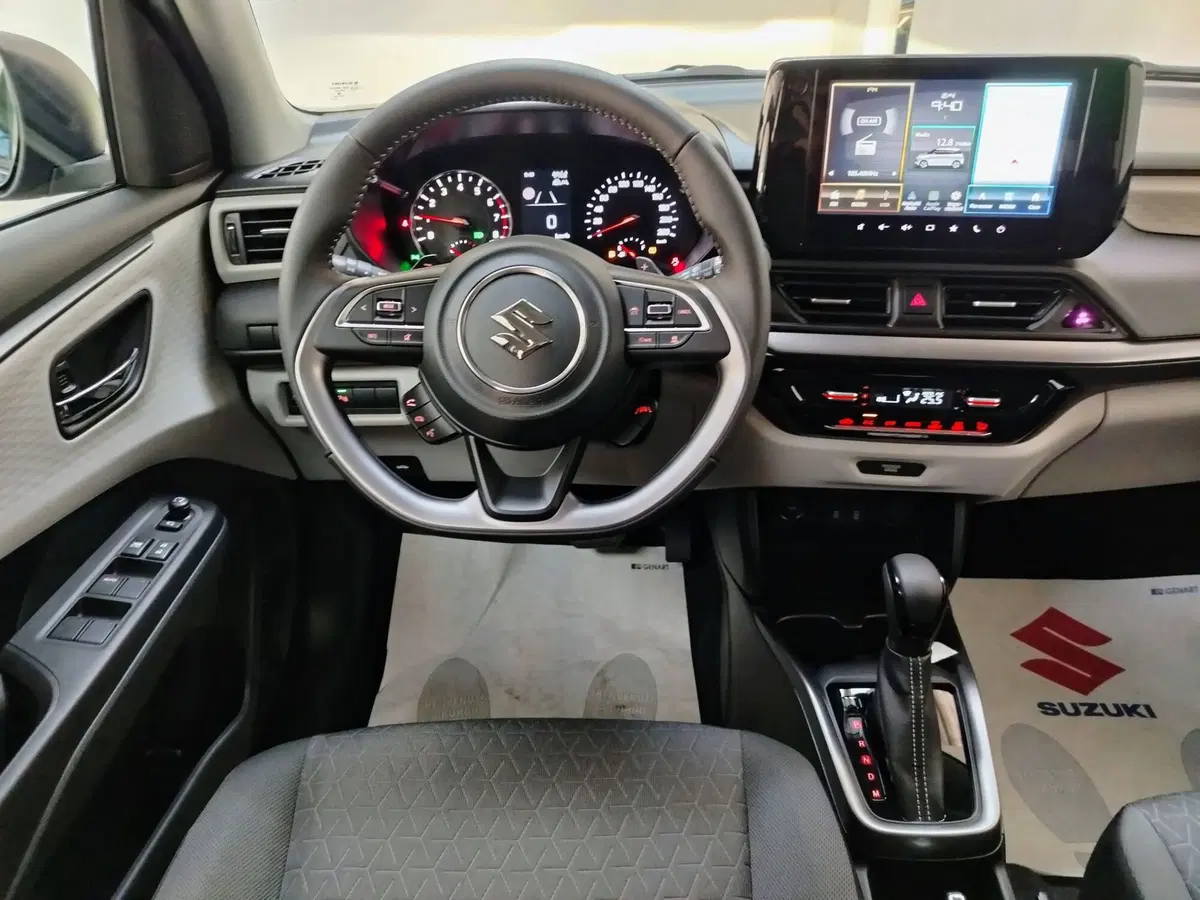 Suzuki Swift nuova a Rovigo (7)