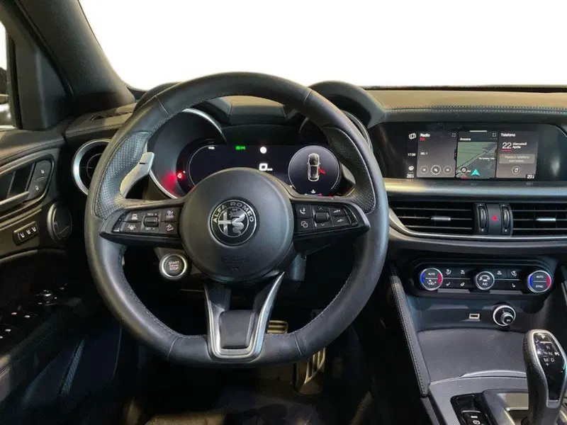 Alfa Romeo Stelvio usata a Ancona (11)