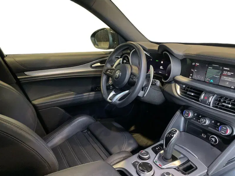 Alfa Romeo Stelvio usata a Ancona (12)