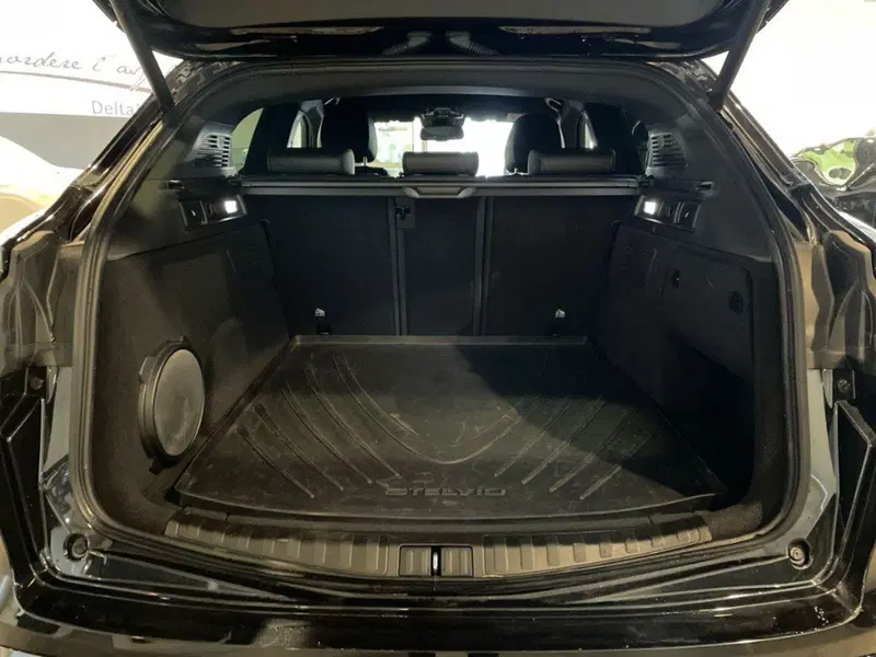 Alfa Romeo Stelvio usata a Ancona (7)
