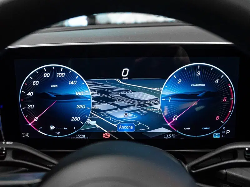 Mercedes-Benz GLC SUV nuova a Ancona (15)