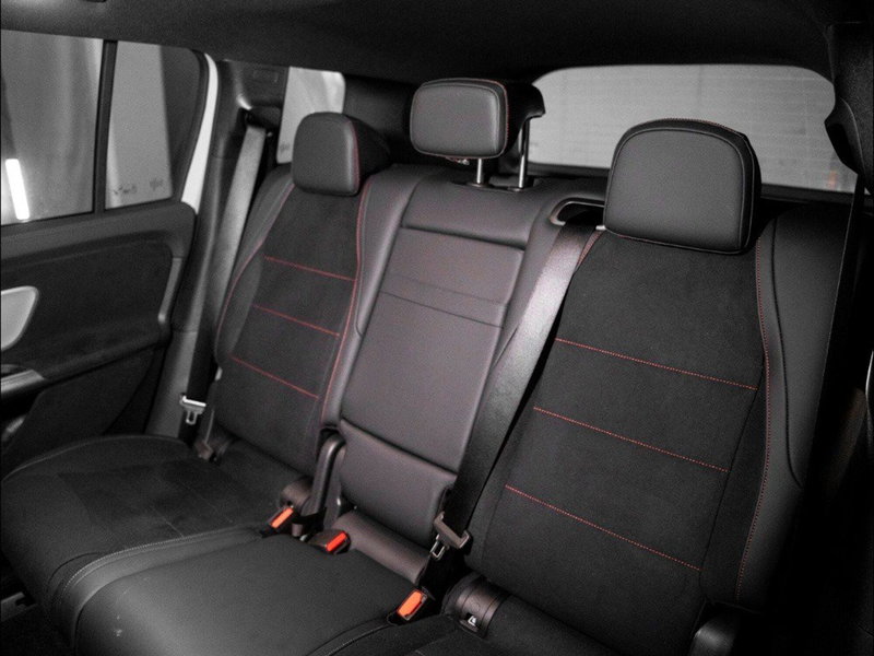 Mercedes-Benz GLB EQ nuova a Macerata (12)