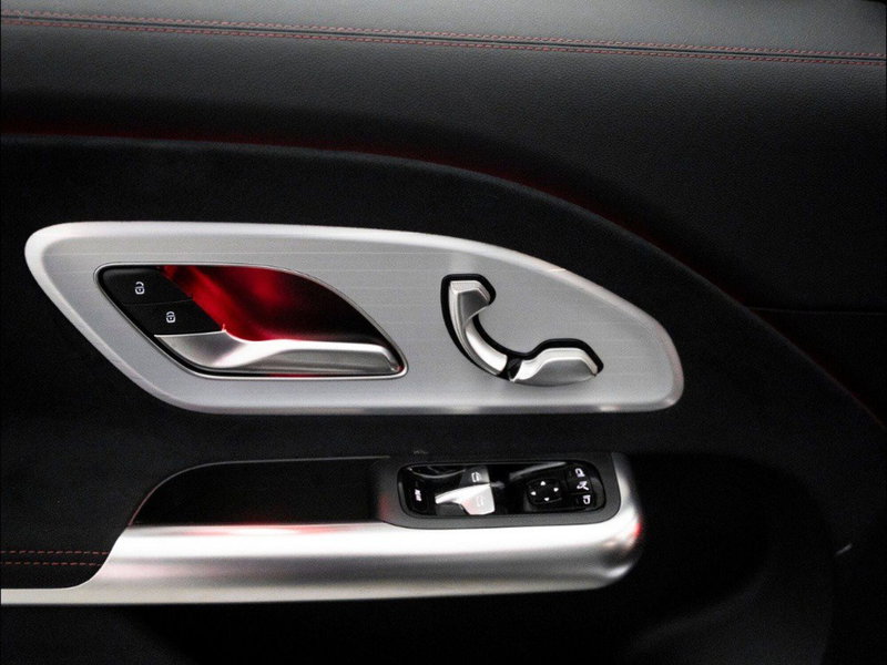 Mercedes-Benz GLB EQ nuova a Macerata (14)