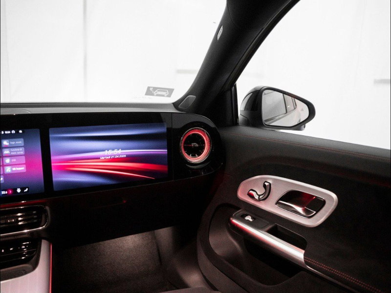 Mercedes-Benz GLB EQ nuova a Macerata (19)