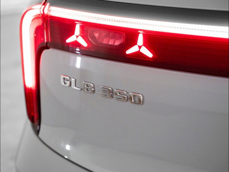 Mercedes-Benz GLB EQ nuova a Macerata (9)