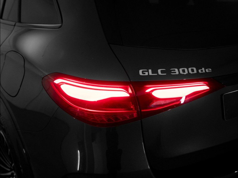 Mercedes-Benz GLC nuova a Macerata (8)