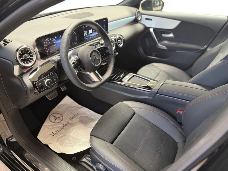 Mercedes-Benz Classe A nuova a Napoli (11)