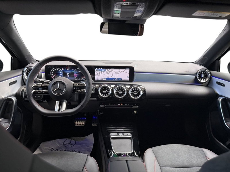 Mercedes-Benz Classe A nuova a Napoli (13)