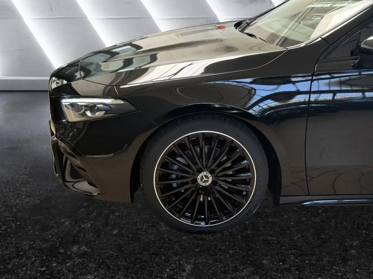 Mercedes-Benz Classe A nuova a Napoli (9)