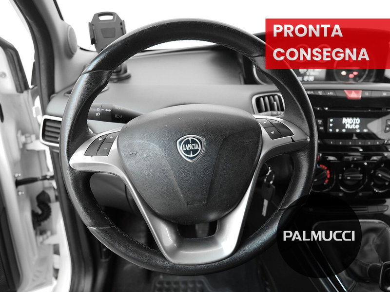 Lancia Ypsilon usata a Prato (18)