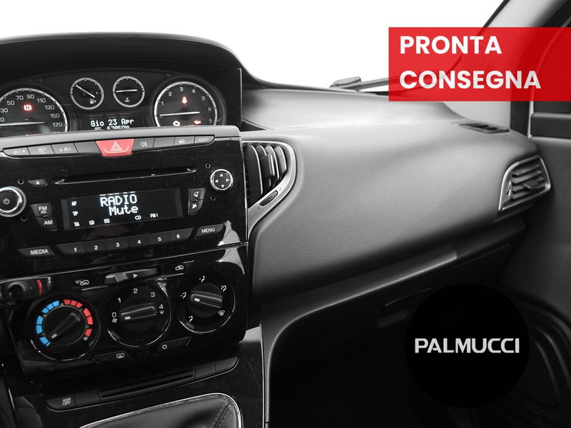 Lancia Ypsilon usata a Prato (20)