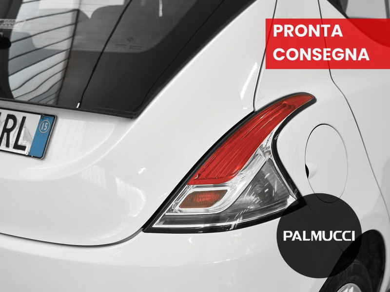 Lancia Ypsilon usata a Prato (7)