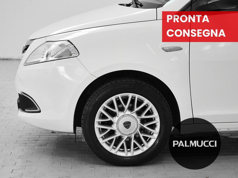 Lancia Ypsilon usata a Prato (9)