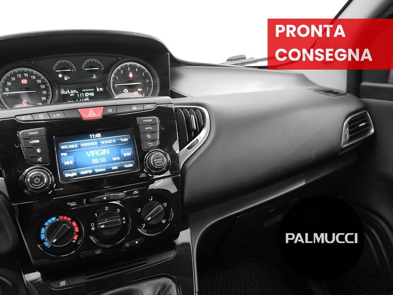 Lancia Ypsilon usata a Prato (15)