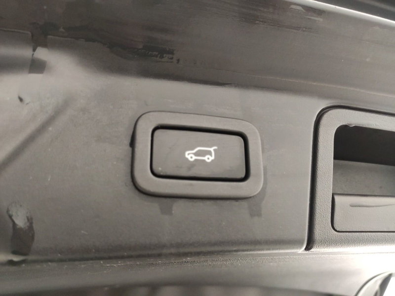 Land Rover Range Rover Velar usata a Avellino (17)