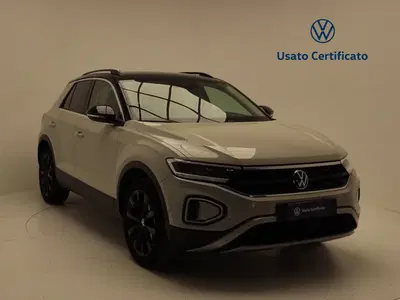 Volkswagen T-Roc 1.0 TSI Life del 2023 usata a Pratola Serra
