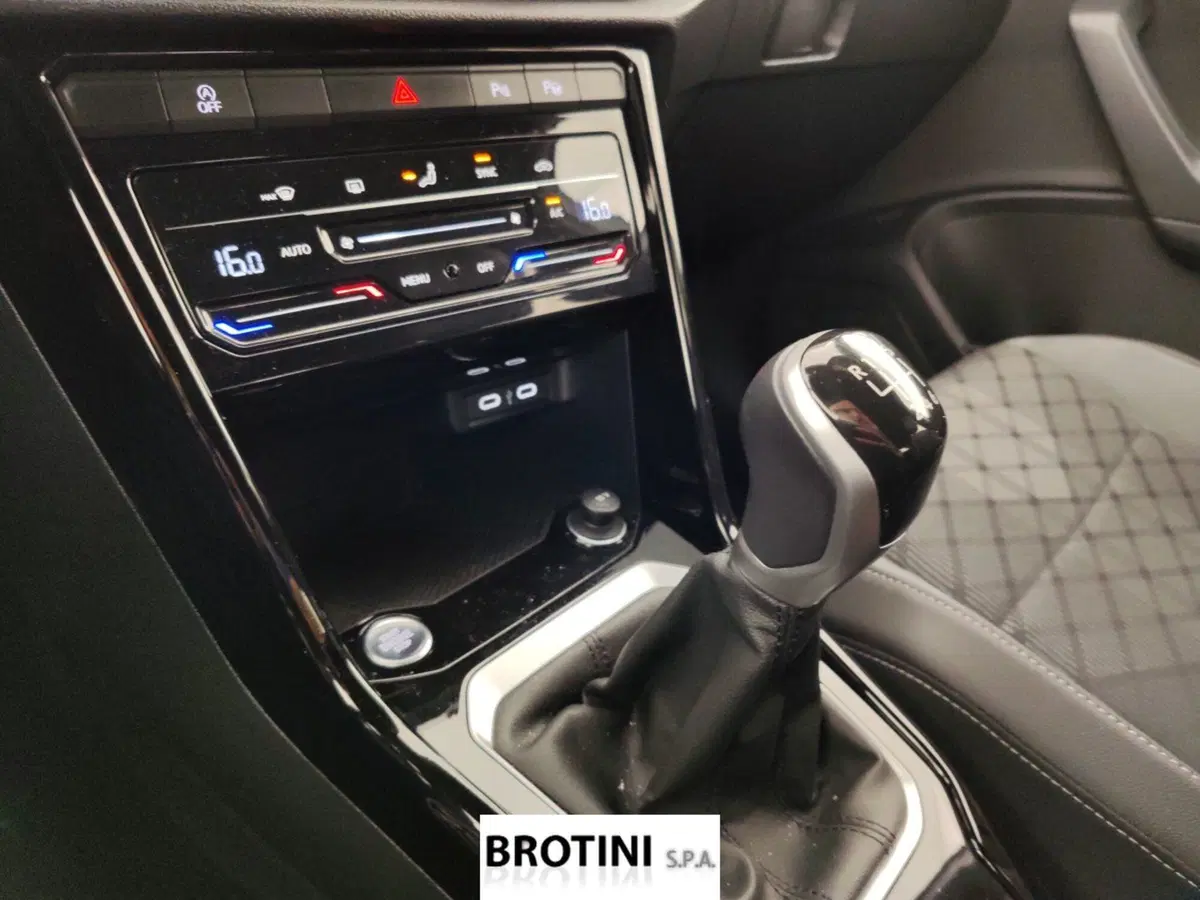 Volkswagen T-Roc usata a Massa-Carrara (11)