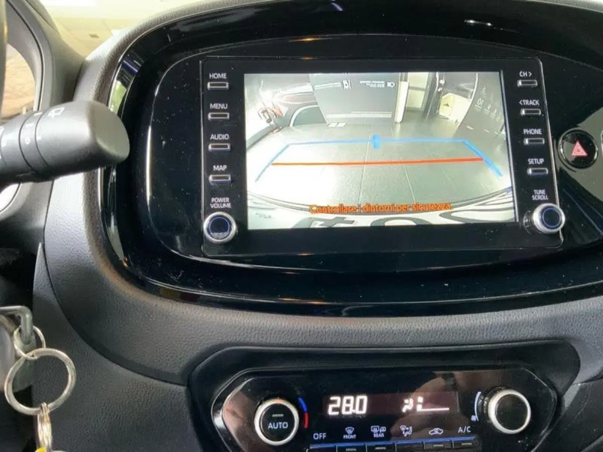 Toyota Aygo X usata a Perugia (11)