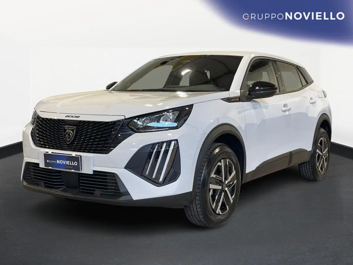 Peugeot 2008 nuova a Salerno