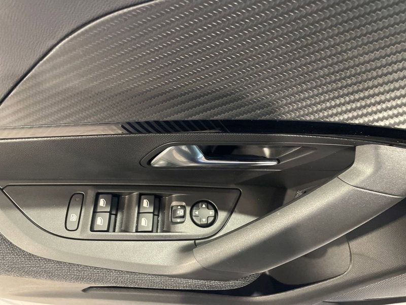 Peugeot 2008 nuova a Salerno (13)