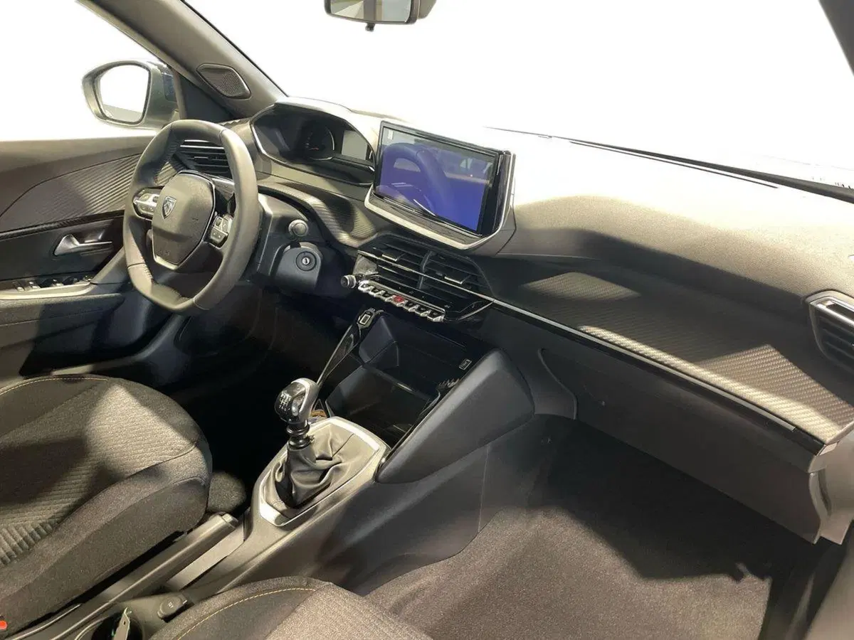 Peugeot 2008 nuova a Salerno (15)