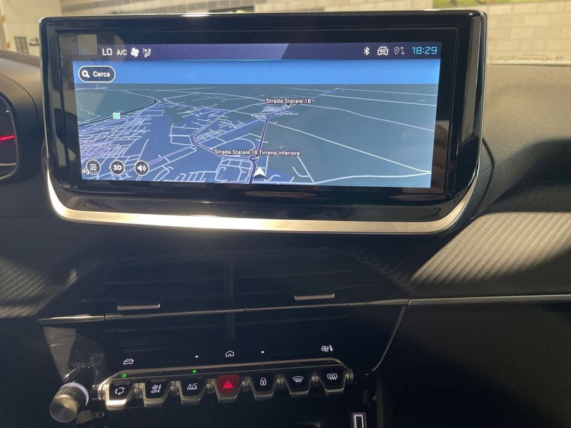 Peugeot 2008 nuova a Salerno (19)