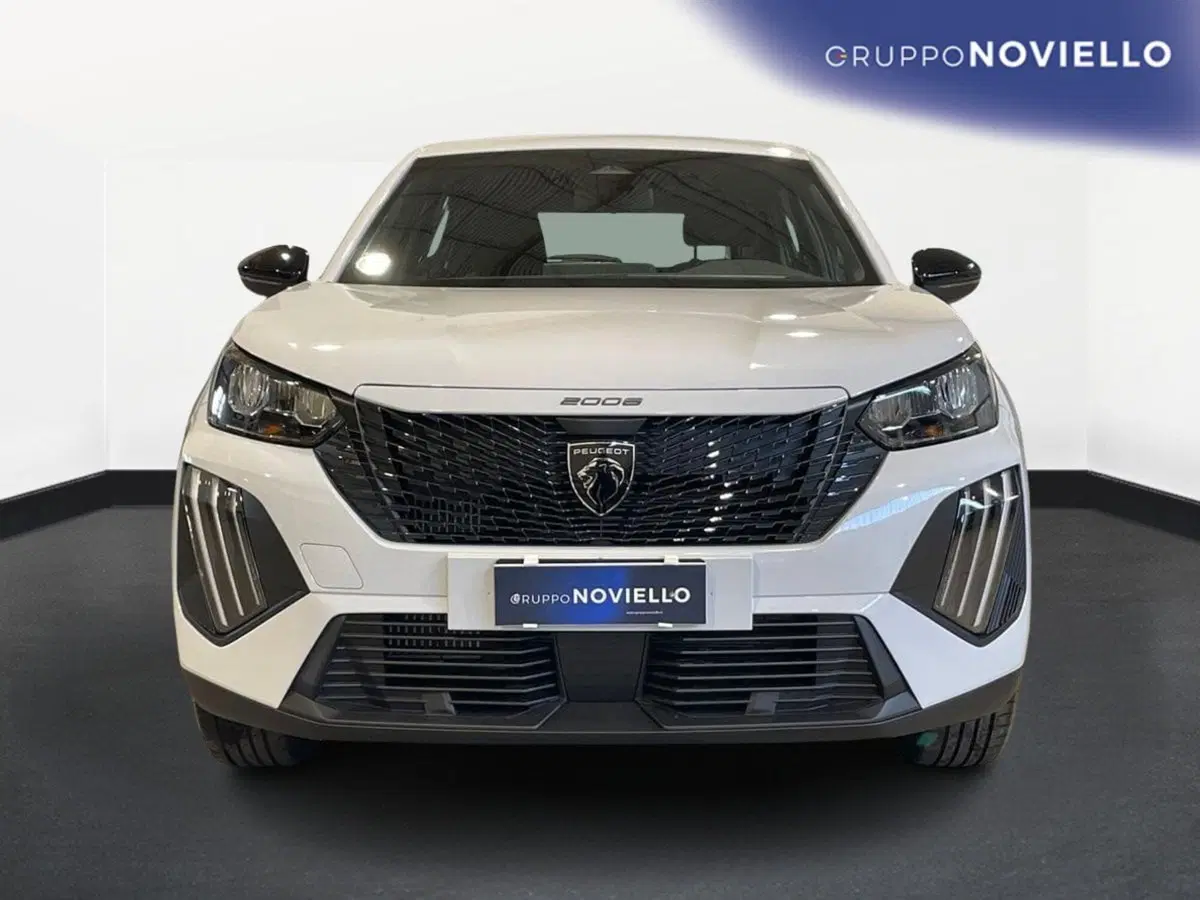Peugeot 2008 nuova a Salerno (2)