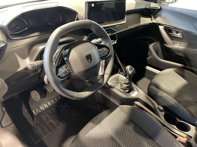 Peugeot 2008 nuova a Salerno (9)