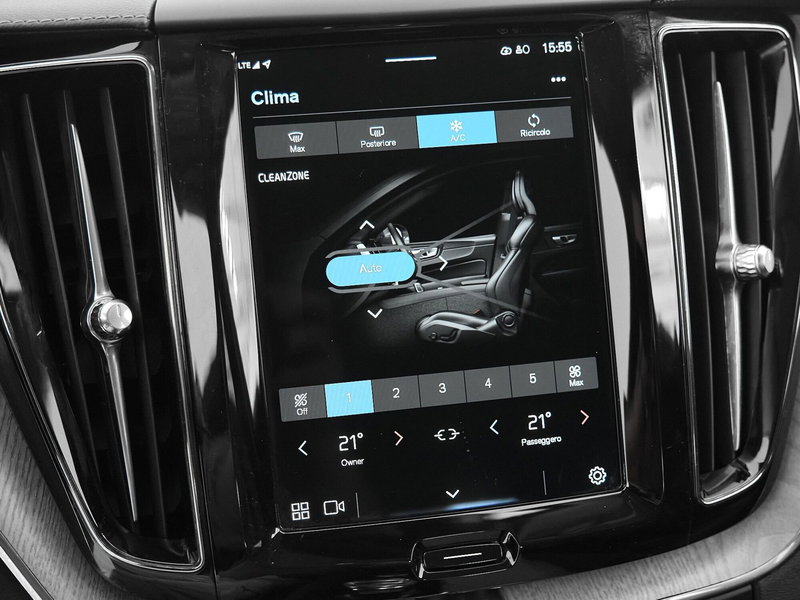 Volvo XC60 usata a Prato (15)