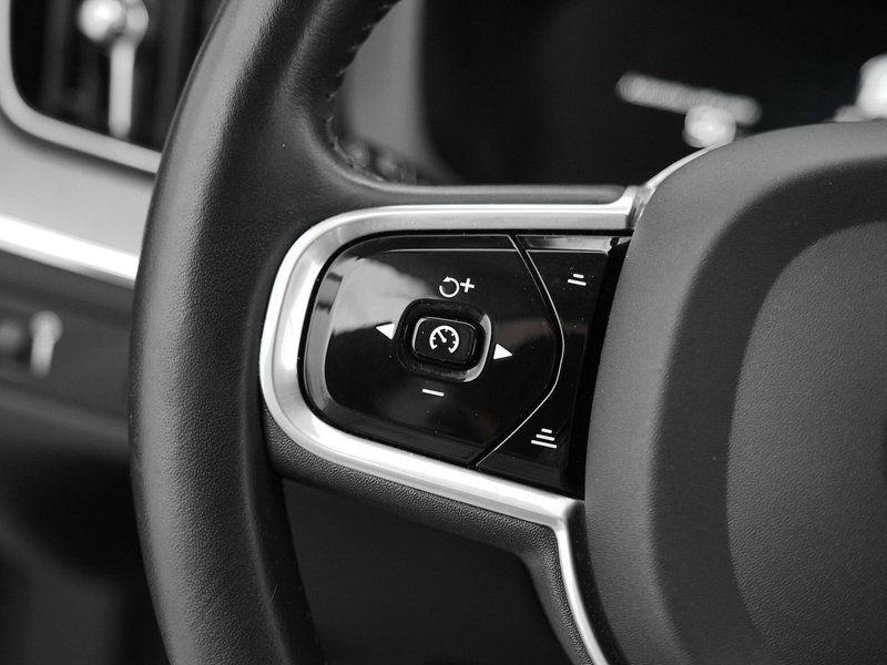 Volvo XC60 usata a Prato (9)